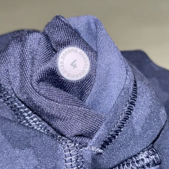 Lululemon Align Crop 21” LS Leopard Deep Navy Size 4 Nulu Leggings - Picture 5 of 9